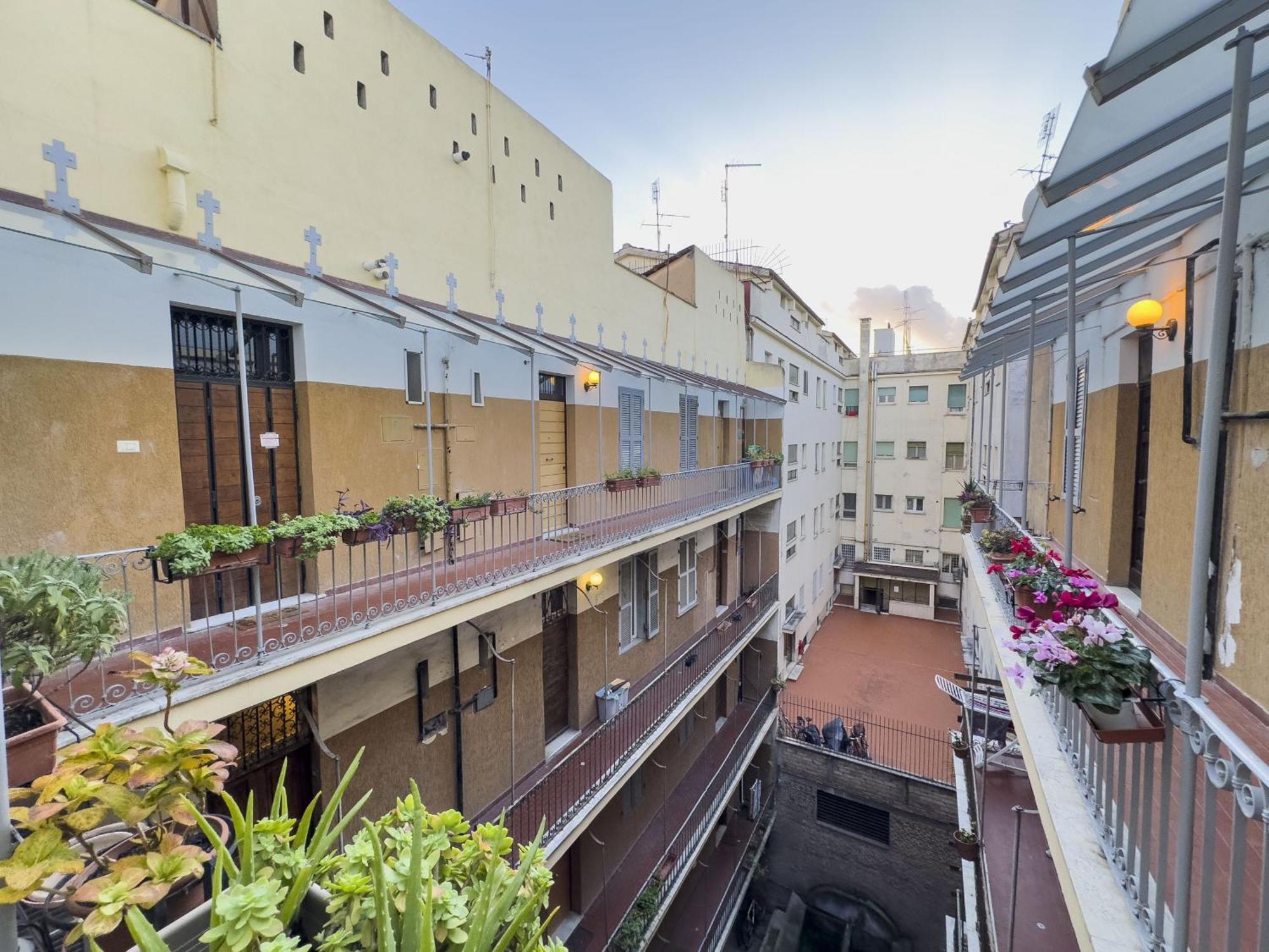 Eclectic In Trendy San Lorenzo * Rome